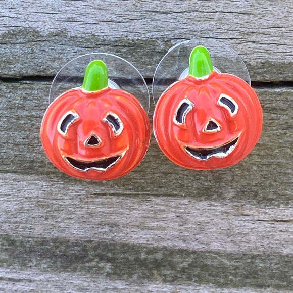 Jack o’ lantern pumpkin stud earrings october Halloween earrings- new never worn - Picture 2 of 7